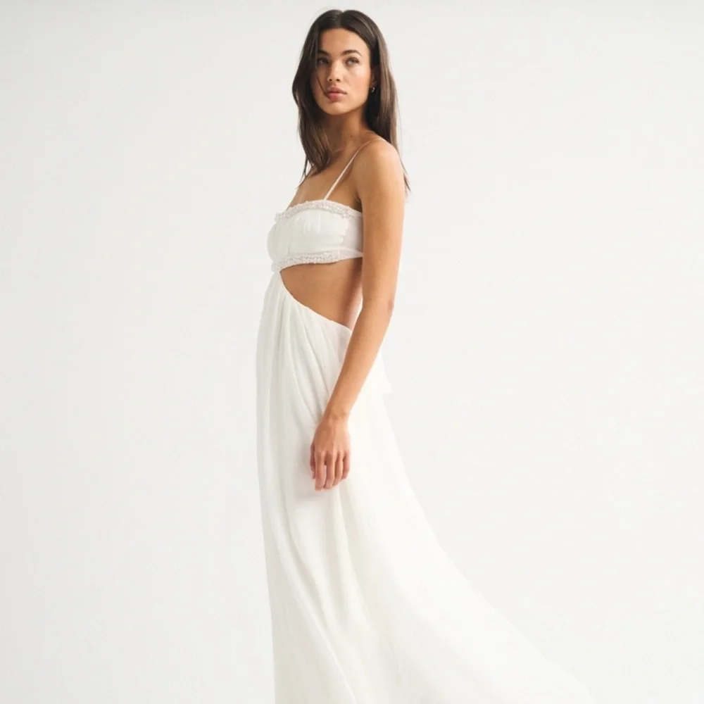 Abercrombie & Fitch flowing white